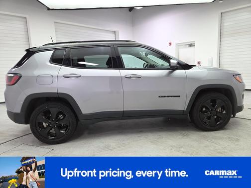 Gray 2019 Jeep Compass Altitude