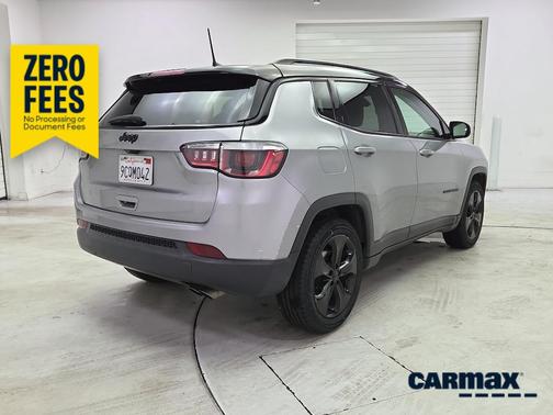 Gray 2019 Jeep Compass Altitude