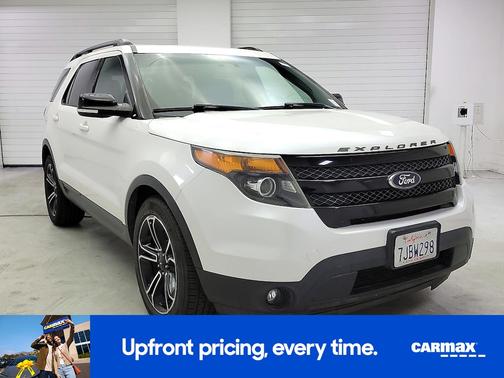 White 2015 Ford Explorer Sport