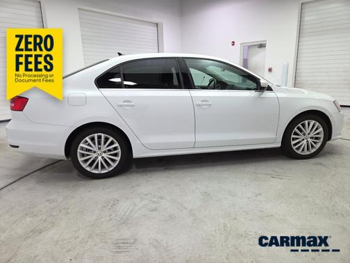 White 2015 Volkswagen Jetta SE
