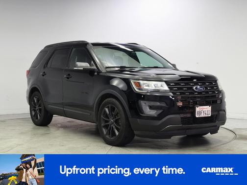 Black 2017 Ford Explorer XLT