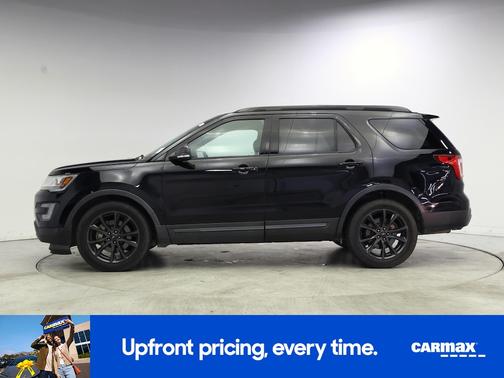 Black 2017 Ford Explorer XLT