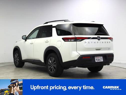 2023 Nissan Pathfinder SV