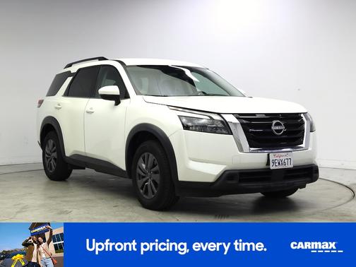 2023 Nissan Pathfinder SV