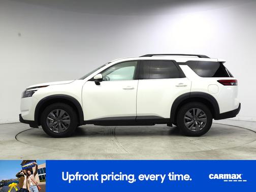 2023 Nissan Pathfinder SV