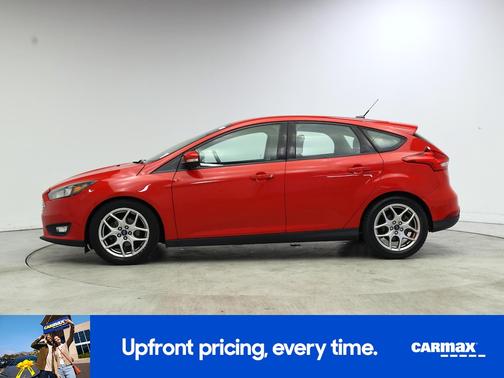 Red 2015 Ford Focus SE