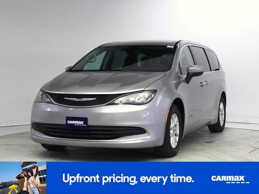 Gray 2017 Chrysler Pacifica Touring