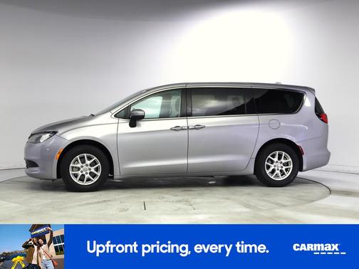 Gray 2017 Chrysler Pacifica Touring