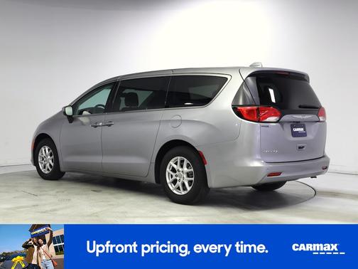 Gray 2017 Chrysler Pacifica Touring