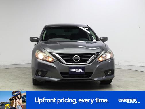 Gray 2018 Nissan Altima SR