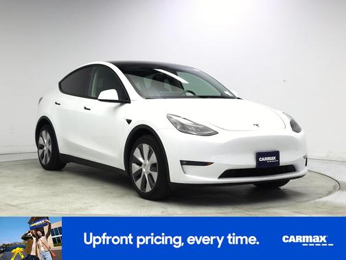 White 2024 Tesla Model Y Long Range