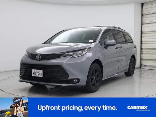 2025 Toyota Sienna Woodland Edition