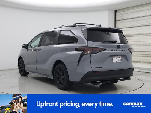 2025 Toyota Sienna Woodland Edition