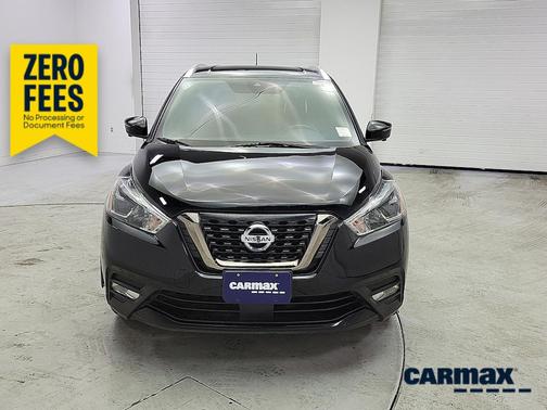 Black 2020 Nissan Kicks SR