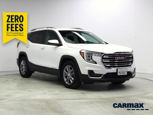 White 2023 GMC Terrain SLT
