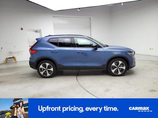 2024 Volvo XC40 B5 Core Bright Theme