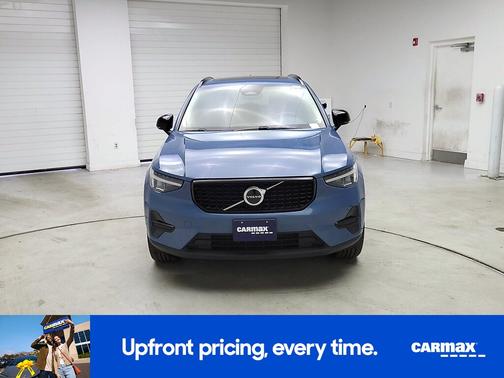 2024 Volvo XC40 B5 Core Bright Theme