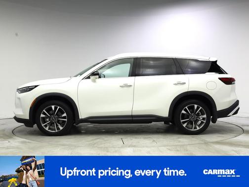 White 2023 INFINITI QX60 Luxe
