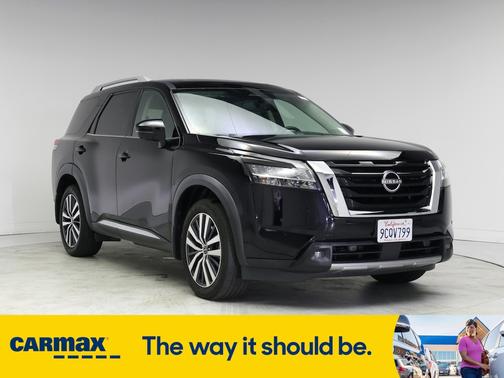 2022 Nissan Pathfinder Platinum