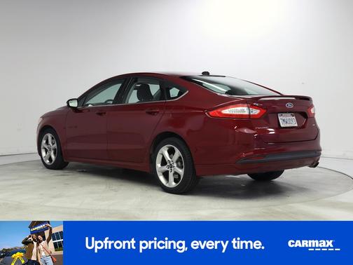 Red 2016 Ford Fusion SE