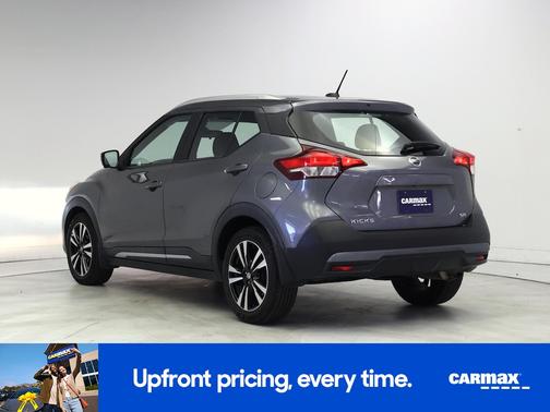 Gray 2019 Nissan Kicks SR