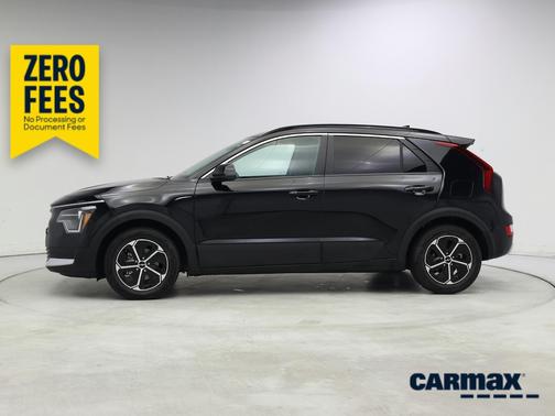 Black 2025 Kia Niro LX