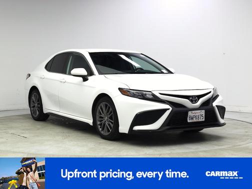 White 2021 Toyota Camry SE
