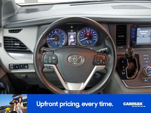 2016 Toyota Sienna XLE