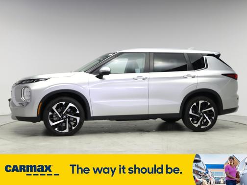 2023 Mitsubishi Outlander SE