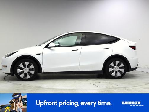 White 2024 Tesla Model Y Long Range