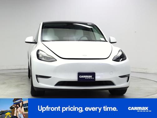 White 2024 Tesla Model Y Long Range