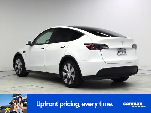 White 2024 Tesla Model Y Long Range