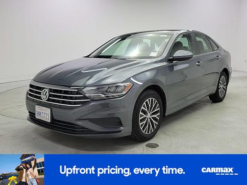 Gray 2019 Volkswagen Jetta SE