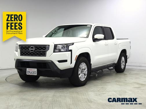 White 2022 Nissan Frontier SV