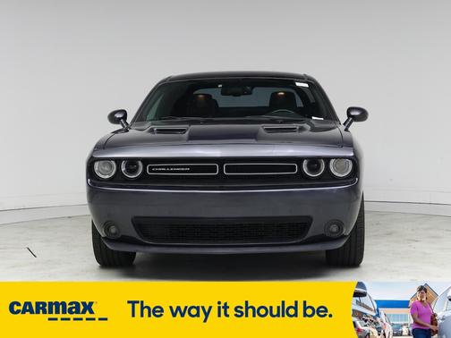 2016 Dodge Challenger SXT Plus