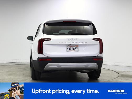 White 2022 Kia Telluride LX