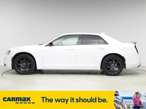 2020 Chrysler 300 Touring