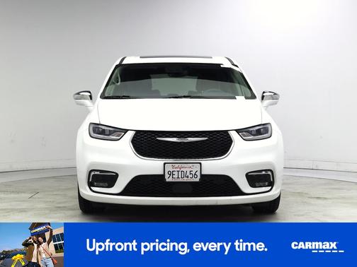White 2022 Chrysler Pacifica Hybrid Limited