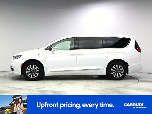 White 2022 Chrysler Pacifica Hybrid Limited