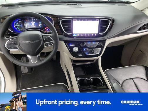 White 2022 Chrysler Pacifica Hybrid Limited