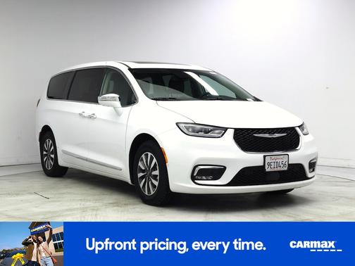 White 2022 Chrysler Pacifica Hybrid Limited