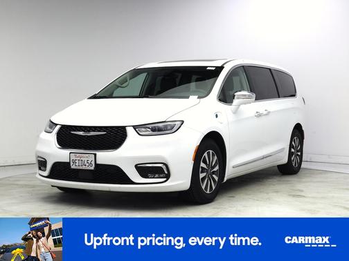 White 2022 Chrysler Pacifica Hybrid Limited