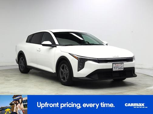 White 2025 Kia K4 LXS