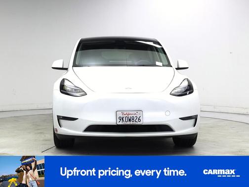 White 2023 Tesla Model Y