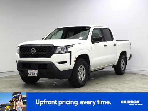 White 2022 Nissan Frontier SV