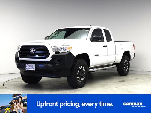 White 2017 Toyota Tacoma SR5