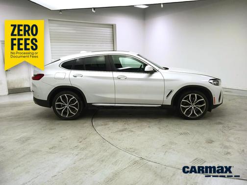 White 2022 BMW X4 XDrive30i