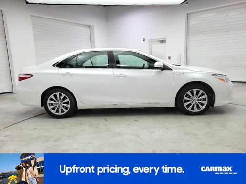 Pearl 2017 Toyota Camry Hybrid XLE