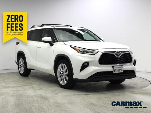 White 2021 Toyota Highlander Limited
