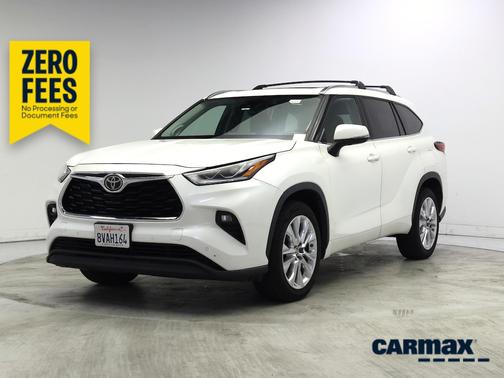 White 2021 Toyota Highlander Limited